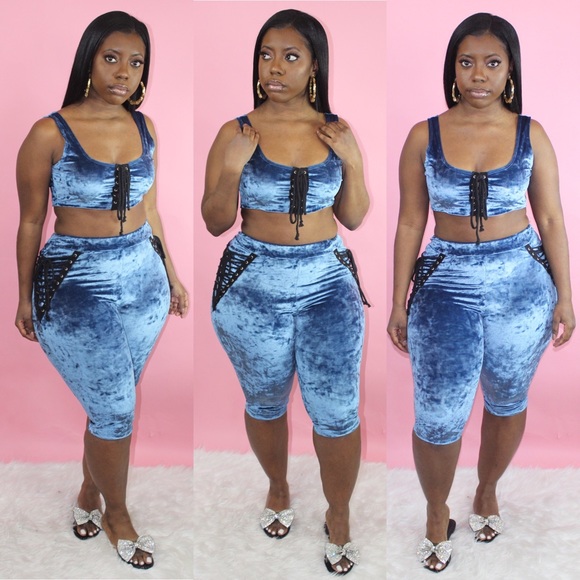 🚨Medium Left🚨Velvet Capri Set - Picture 5 of 7